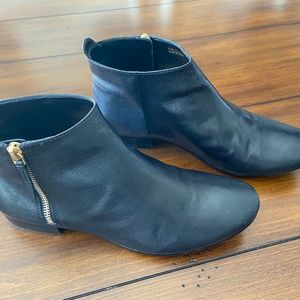 Cole Haan Leather Black Booties, Low  heel, Side zipper, Size 8.5 medium